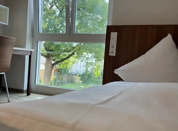 Business Boardinghouse Augsburg, Zentral, Ruhig & Mit Parkplatz 3*